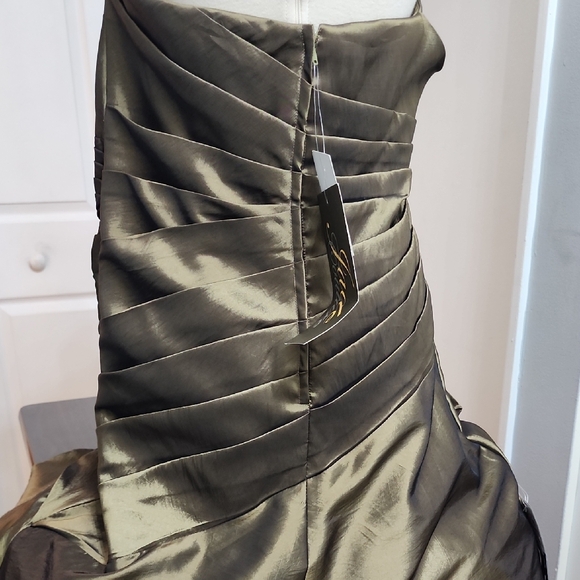 Elegant Strapless Olive Green Evening Gown New With Tags Size 14 - Picture 9 of 15